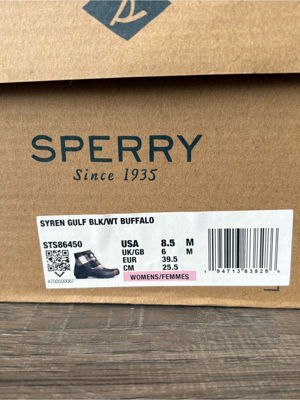 Sperry Syren Gulf Black and White Buffalo Box Label